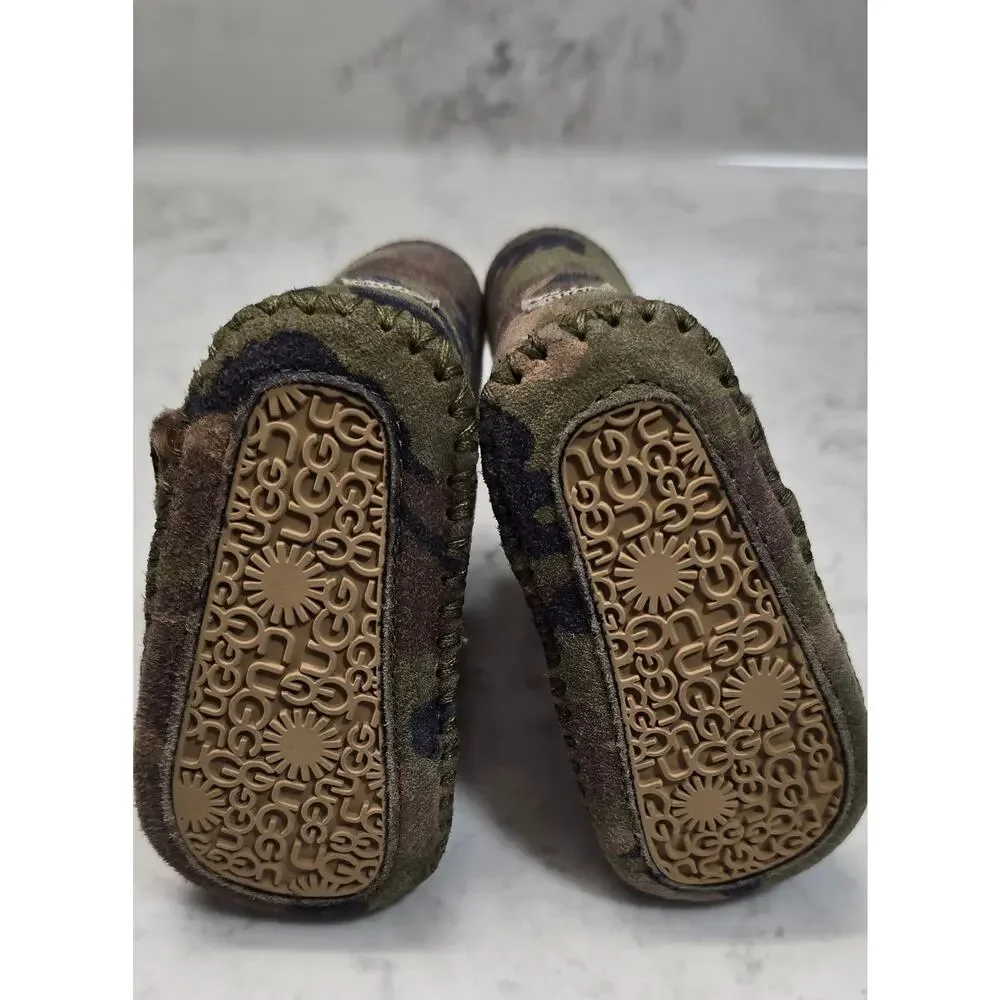 BABY UGGS CADEN CAMO BOOTS SOFT AND COZY SIZE 0/1 6-12 MONTHS
